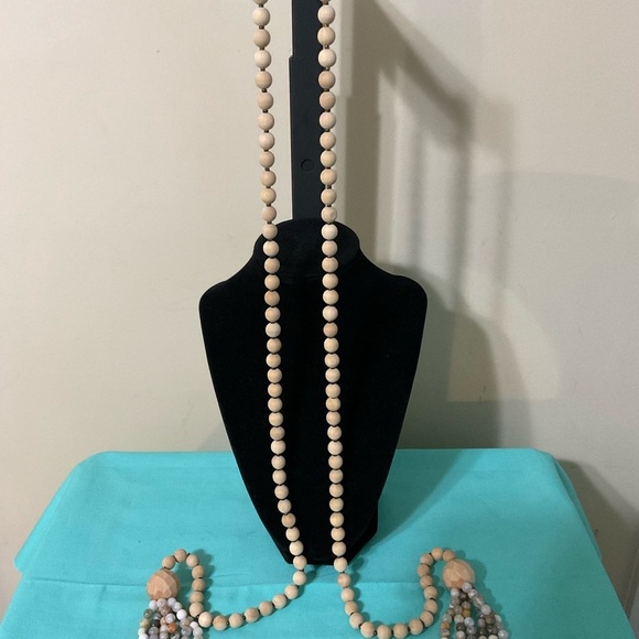 Unbranded Jewelry - Chic Wooden Bead Necklace